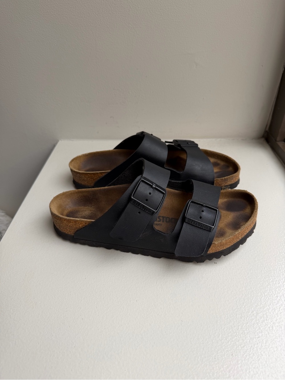 Birkenstock Black Arizona Leather Sandals (unisex) - Picture 2 of 5